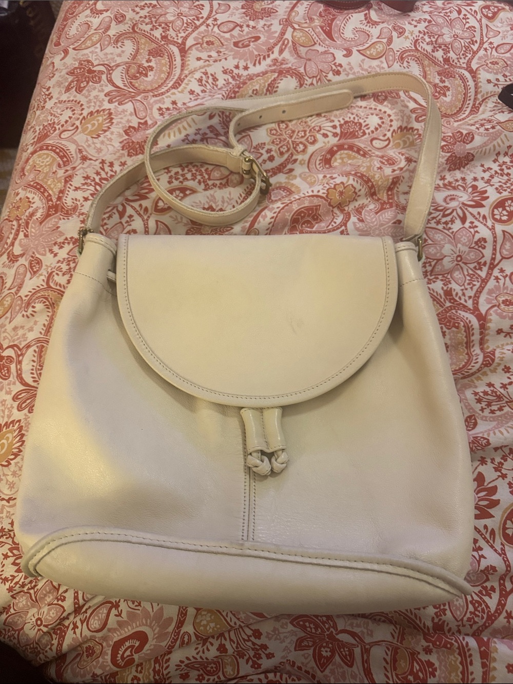 Coach vintage Cream Leather Crossbody Bag - Preowned